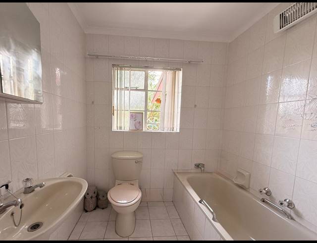 3 BEDROOM TOWNHOUSE FOR SALE IN AVIARY HILL